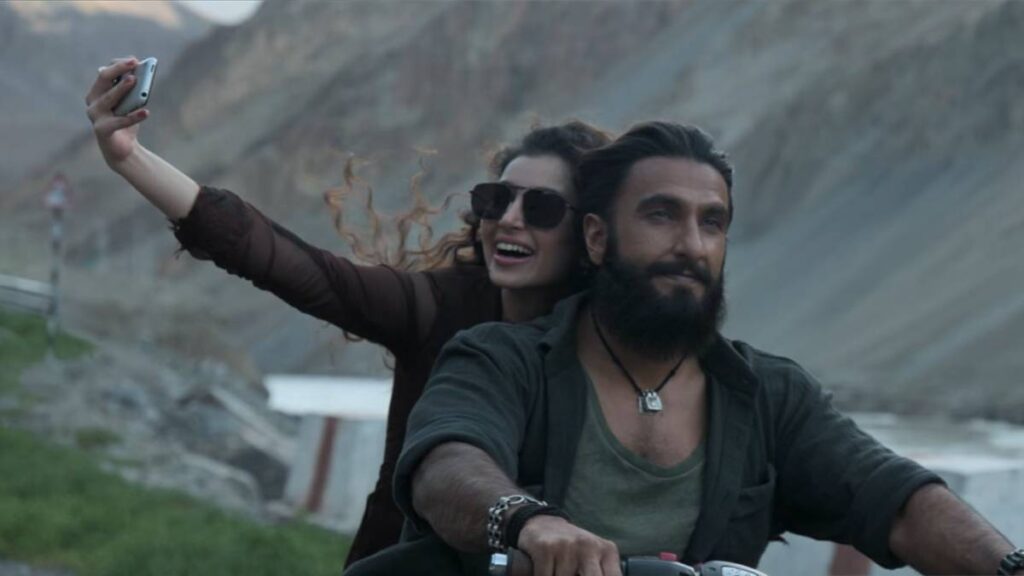 Dhurandhar 2025 Movie Review: A Gritty Indian Spy Thriller with Power, Politics and High-Octane Action